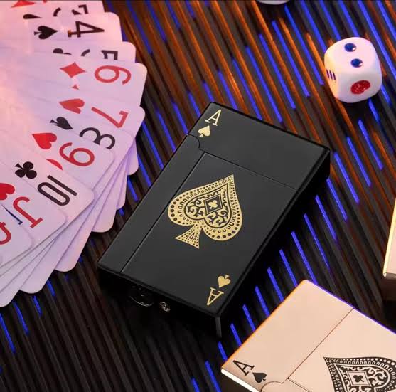 Poker Card Metal Lighter – Stylish Windproof Rechargeable Cigarette Lighter