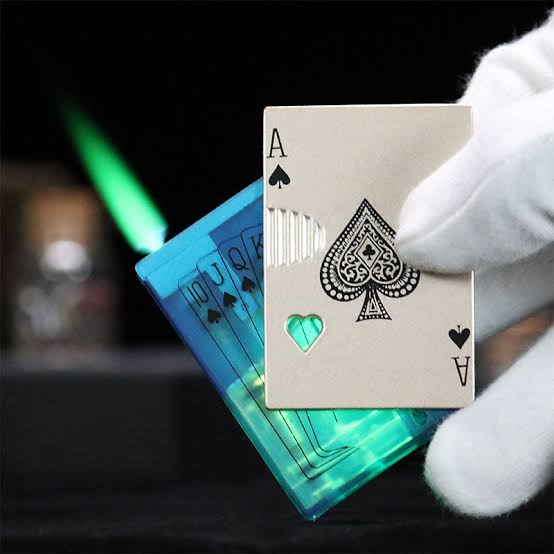 Poker Card Metal Lighter – Stylish Windproof Rechargeable Cigarette Lighter